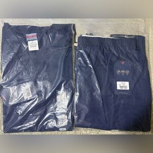 Cherokee Workwear Scrub set Navy. Brand new in bags, size Large